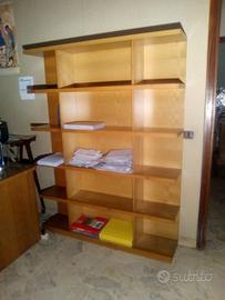 Libreria in frassino per ragazzi