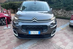 Citroen Berlingo PureTech 130 CON PEDANA DISABILI