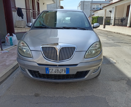 Lancia y 2006