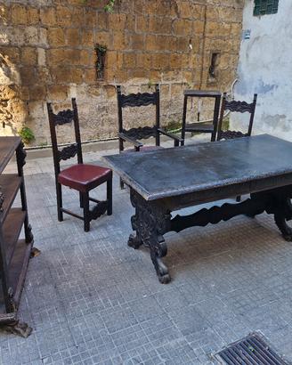 Arredi d'epoca in stile Neorinascimentale 