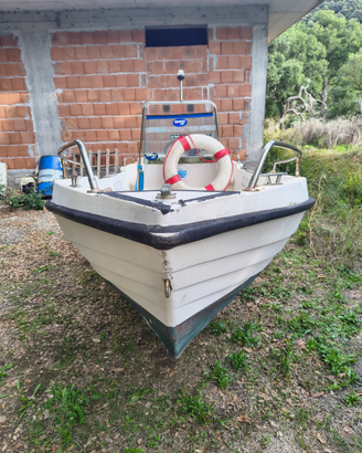 Barca open in vetroresina motoscafo