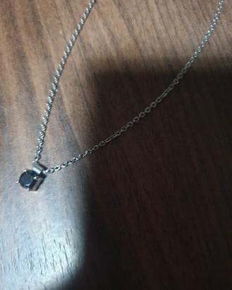 collana in acciaio con zirconcino nero