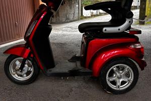 Scooter elettrico per anziani e disabili