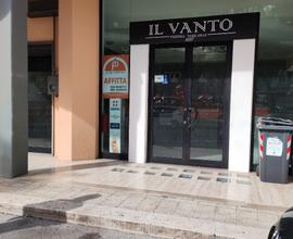 Locale idoneo per ristorazione e altro