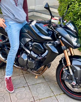 Kawasaki Z750 R Black Edition