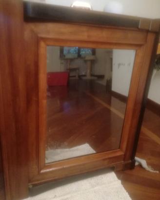 Specchio con cornice in legno