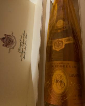 Bottiglia di champagne cristal 1996.