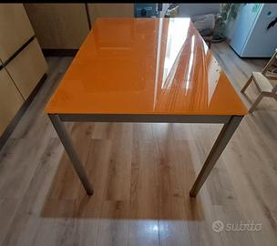 Tavolo Calligaris in veto e acciao