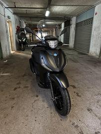 Piaggio Beverly 300 - 2024