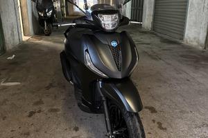 Piaggio Beverly 300 - 2024