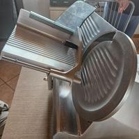 Affettatrice semi professionale