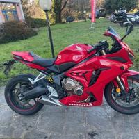 Honda CBR 650 R MANUALE