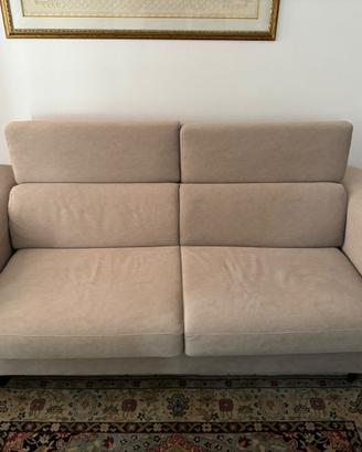 Divano letto nuovissimo in velluto beige