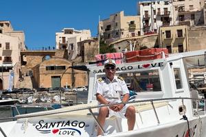 Barca(natante)usata per il noleggio dotata di tutt