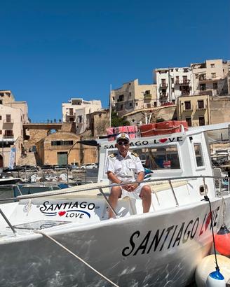 Barca(natante)usata per il noleggio dotata di tutt