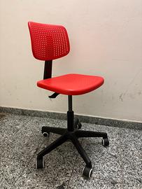 Sedia con rotelle e altezza regolabile