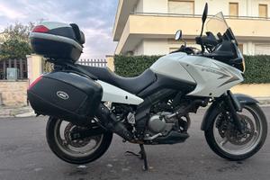 MOTO SUZUKI VSTROM 650
