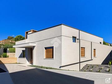 CASA SEMINDIPENDENTE A CENTOLA