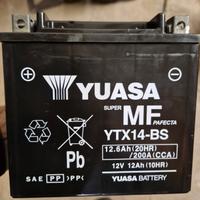 Batteria Moto yuasa 12 volt 200A