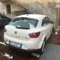 Auto con motore non funzionante