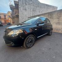 Lancia Ypsilon 1.3 MJT 16V 95 CV 5 porte S&S S Mom
