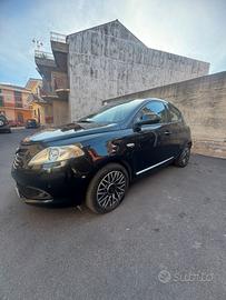 Lancia Ypsilon 1.3 MJT 16V 95 CV 5 porte S&S S Mom