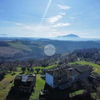 CASA SEMINDIPENDENTE A MAGLIANO SABINA