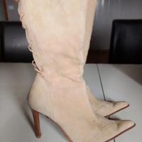 Stivali donna in camoscio beige Divine Follie 