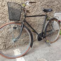 Bicicletta d'epoca con cerchi da 28