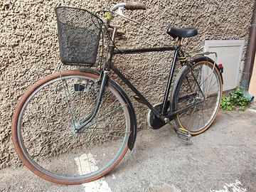 Bicicletta d'epoca con cerchi da 28