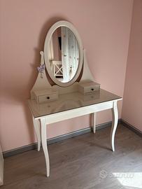 Consolle trucco ikea