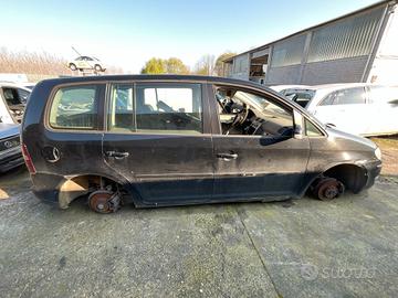 VW TOURAN 2005 PER RICAMBI