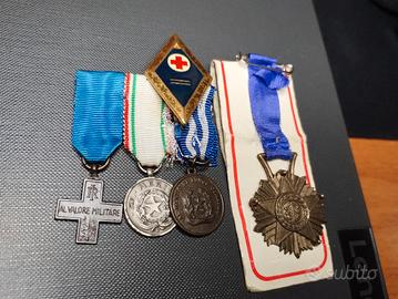 Medagliere Croce Rossa con Distintivo