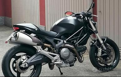 DUCATI MONSTER 696 - Anno 2010 - Km. 42600
