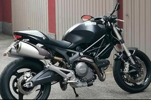 DUCATI MONSTER 696 - Anno 2010 - Km. 42600