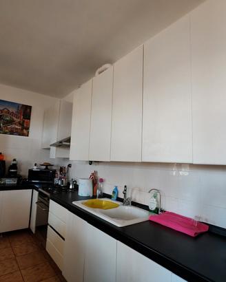 cucina completa di forno 