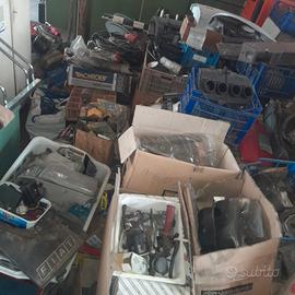 Blocco ricambi auto e moto anni 70-80-90