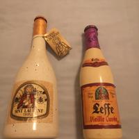 2 bottiglie birra vuote vetro smaltato con tappo