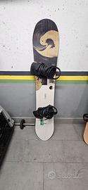 tavola snowboard e attacchi