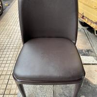 Sedie imbottite in ecopelle e struttura resistente
