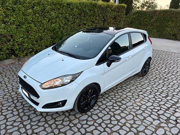 FORD Fiesta 6S 1.5TDCi Black & White 75 - 2017