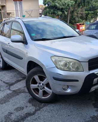 TOYOTA RAV4 2.0 Sol