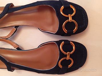 Ballerine slingback.