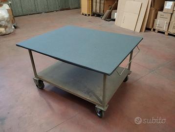 Tavolo con ruote