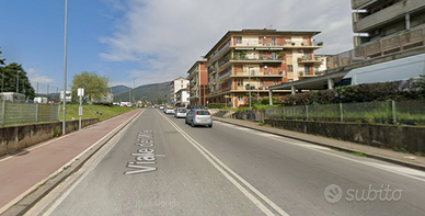 Trilocale con terrazzo e posto auto a Firenze