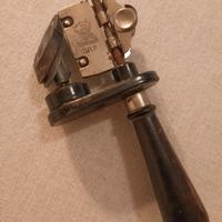 antico strumento da barba 