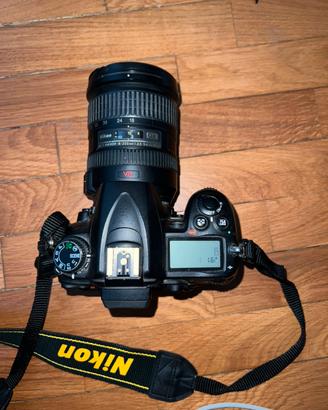 Nikon D7000 + Nikor 18 - 200 mm