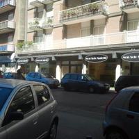 Stanza singola solo uso ufficio. Comodato