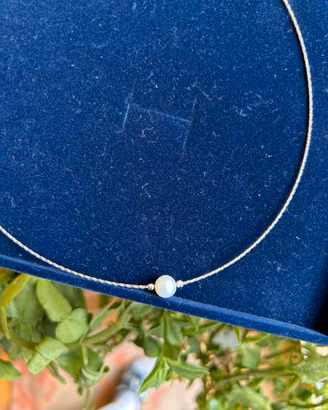 Collana rigida in oro 18 carati 750 e perla nuova