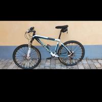 Mountainbike Lee Cougan